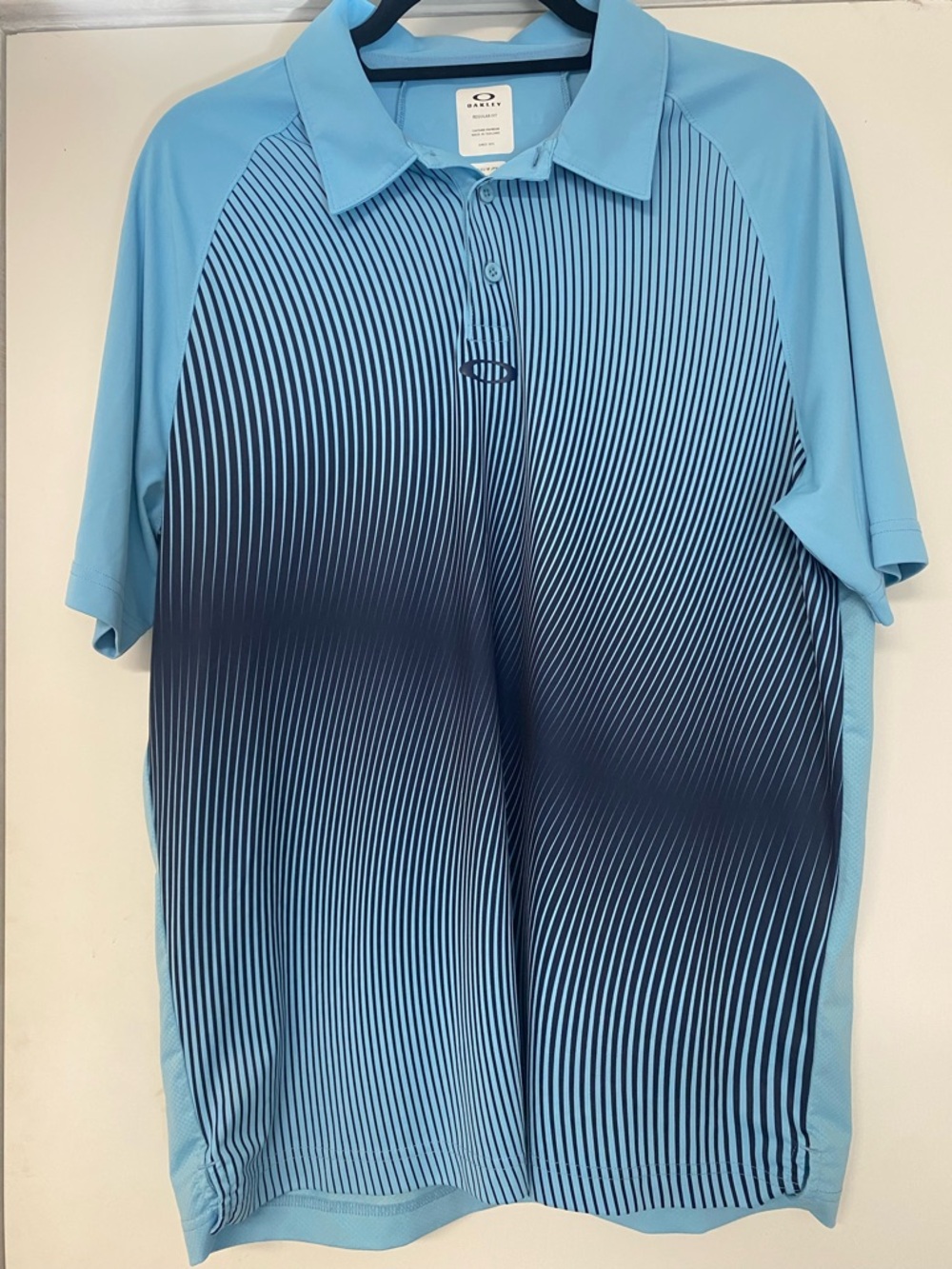 Oakley Men's Sky Blue to Navy Gradient Stripe Polo